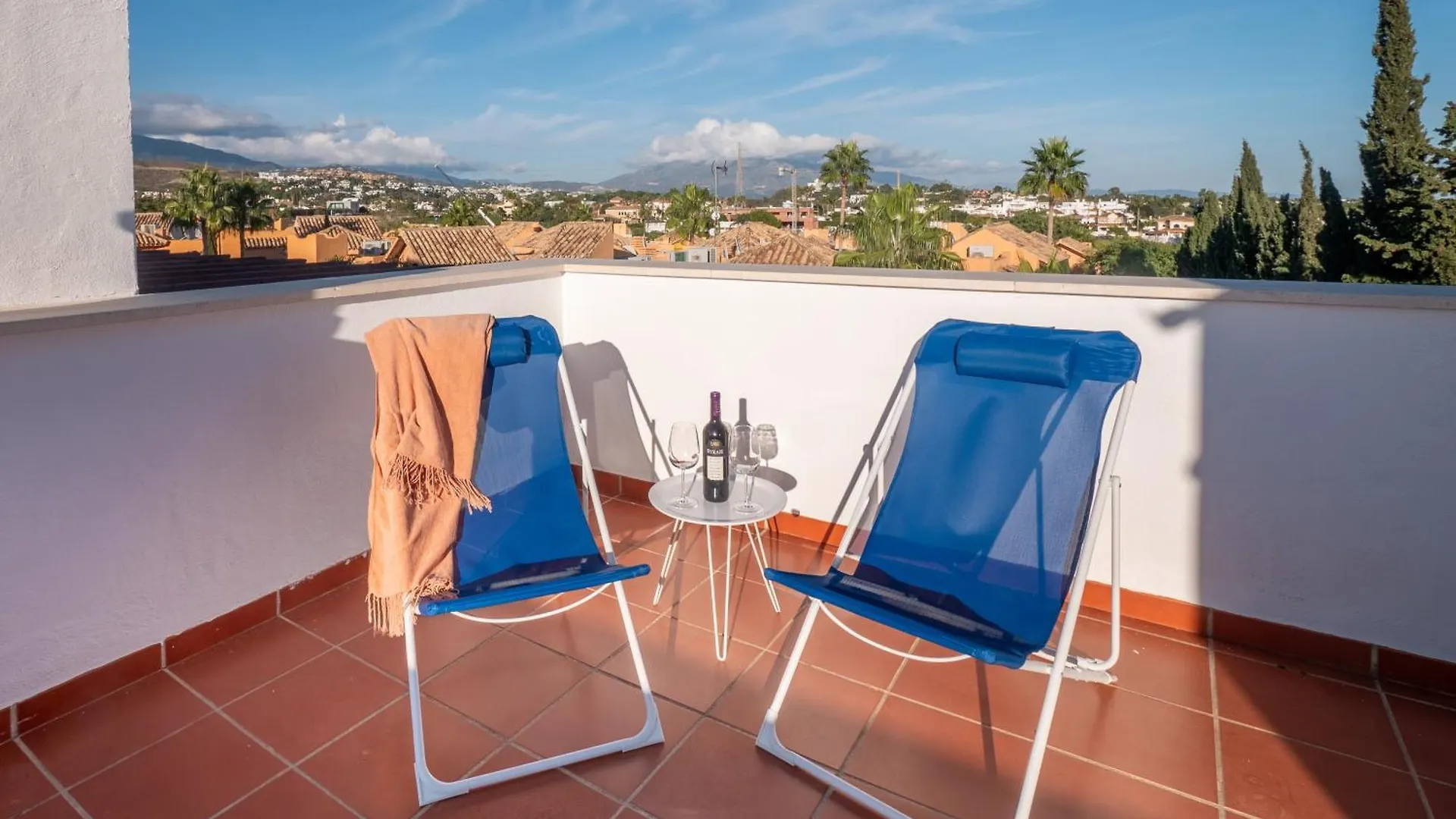 Family Fairways I Spacious 4-Bedroom Townhouse Near Beach & Golf, Estepona Spain