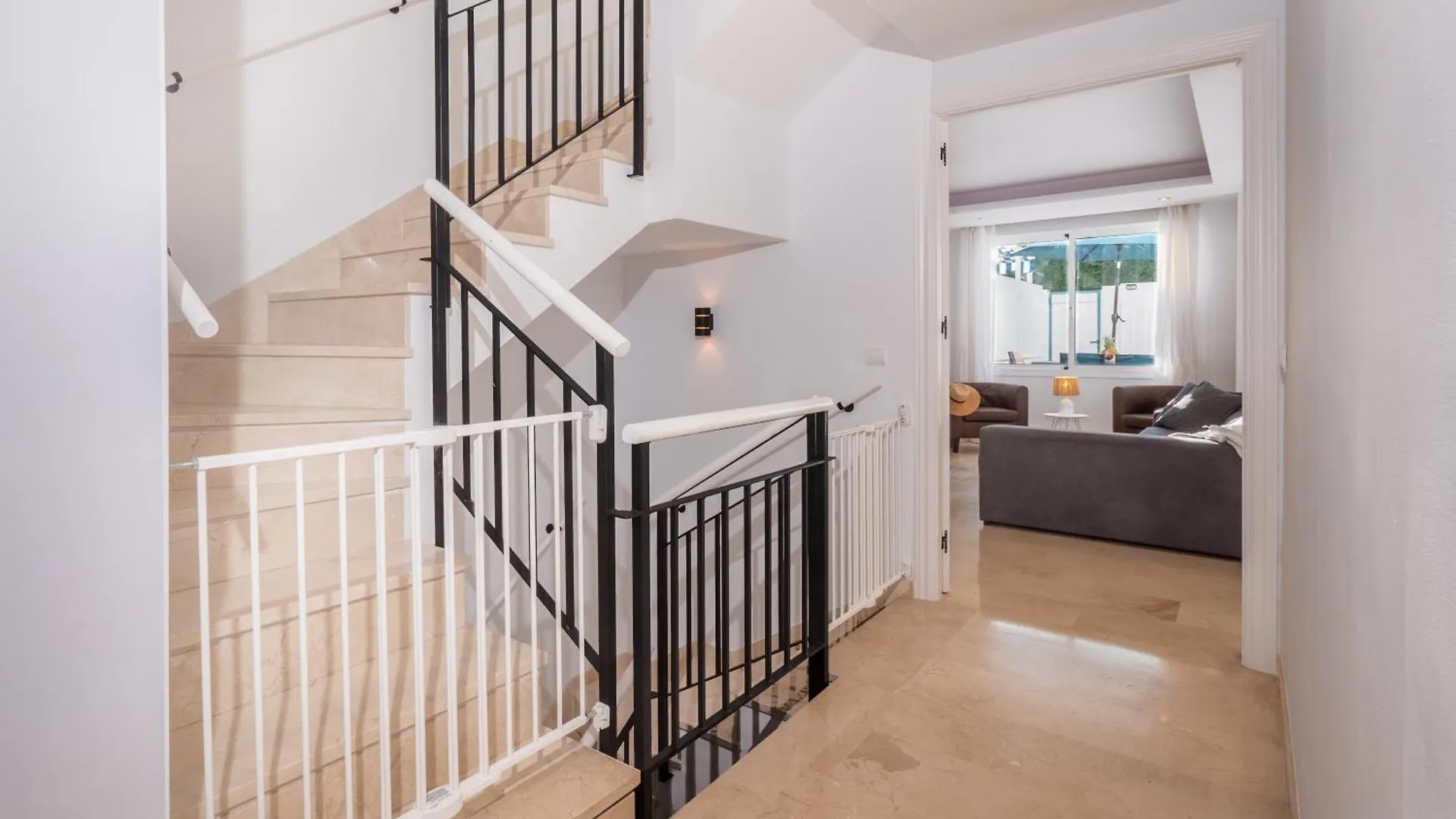 Family Fairways I Spacious 4-Bedroom Townhouse Near Beach & Golf, Estepona Spain