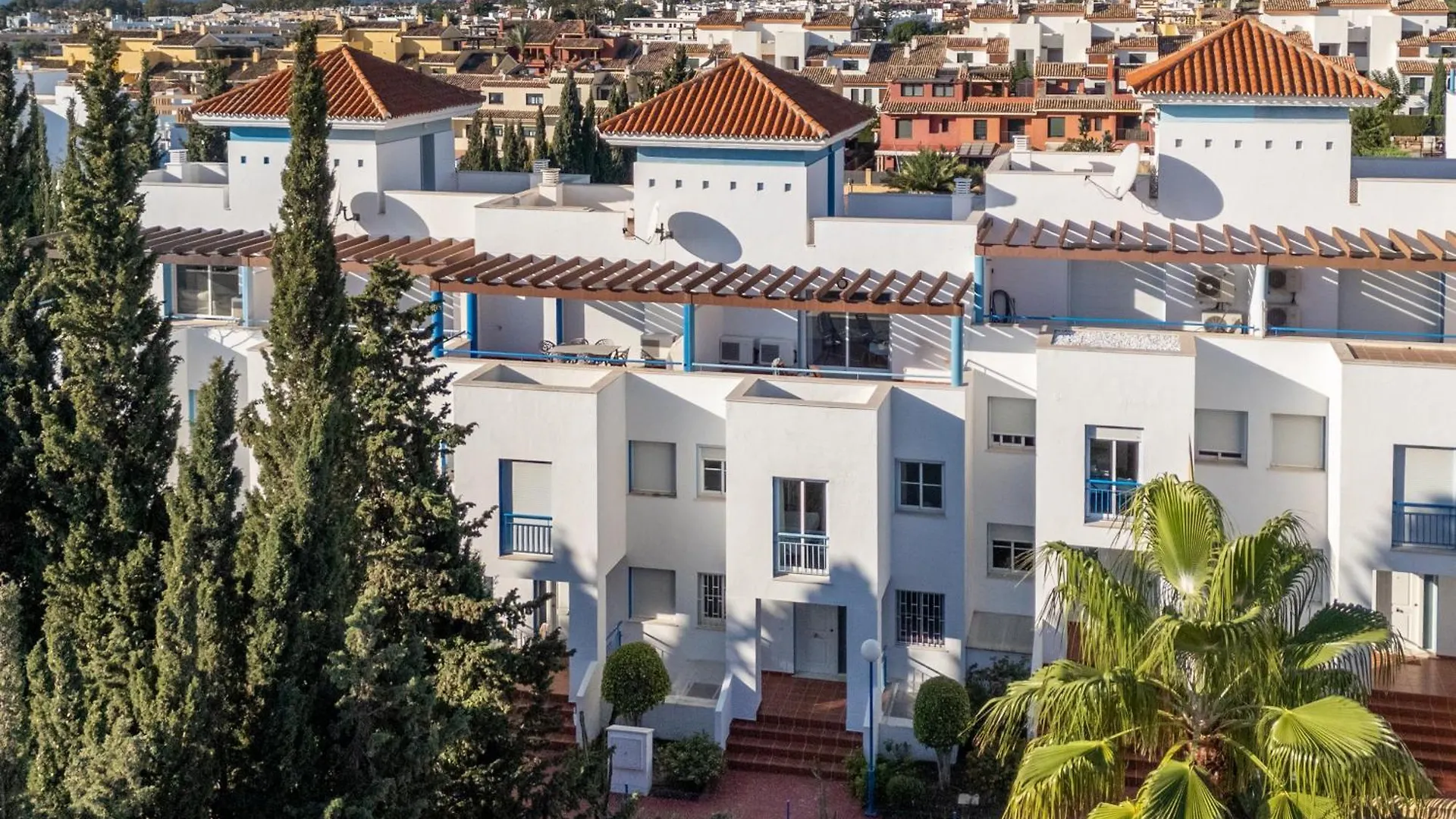 Family Fairways I Spacious 4-Bedroom Townhouse Near Beach & Golf, Estepona Holiday home