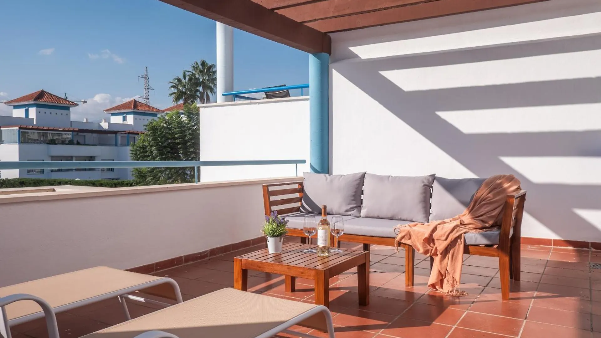 Family Fairways I Spacious 4-Bedroom Townhouse Near Beach & Golf, Estepona Holiday home