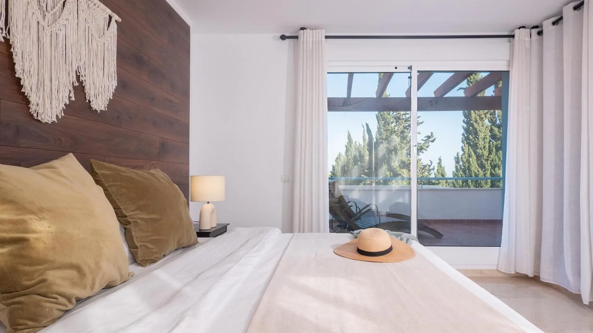 Family Fairways I Spacious 4-Bedroom Townhouse Near Beach & Golf, Estepona Holiday home